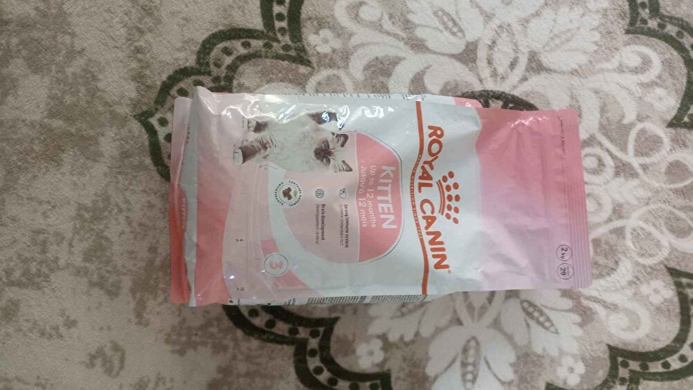 kedi mamasını veterinerimiz tavsiye etti.d aha oncede almıştık kedimiz sevince tekrar istedik.