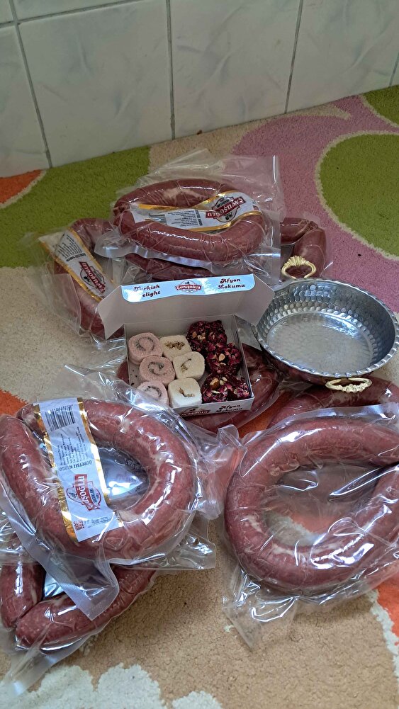 teşekkürler  çok lezzetli sucuklar 2. siparişim herkese tavsiye ediyorum. hediyeler içinde ayrıca teşekkür ediyorum