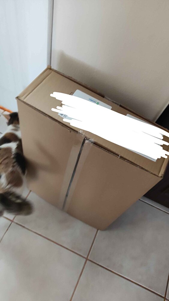 👍🏻Kargo sağlam ve hızlı geldi. Kutu ile yollamışlar satıcıya teşekkürler hiç hasar almamış kargoda güzel. Kedilerim mamadan çok kutuya sevindiler😹😹. N&D nin somonlusunu kullanıyorlardı, onunla karıştırıp Proplanın somonlu mamasına geçiş yaptırıcam. Ama henüz açmadım, güncelleme yaparım.