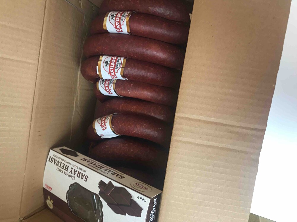 ikinci siparişimi verdim üründen çok memnun kaldım. ilk siparişimde tava eksikti hediyem de geldi tşkler. ayrıca lezzeti tuzu baharatı her damak için uygun abartısız leziz👍