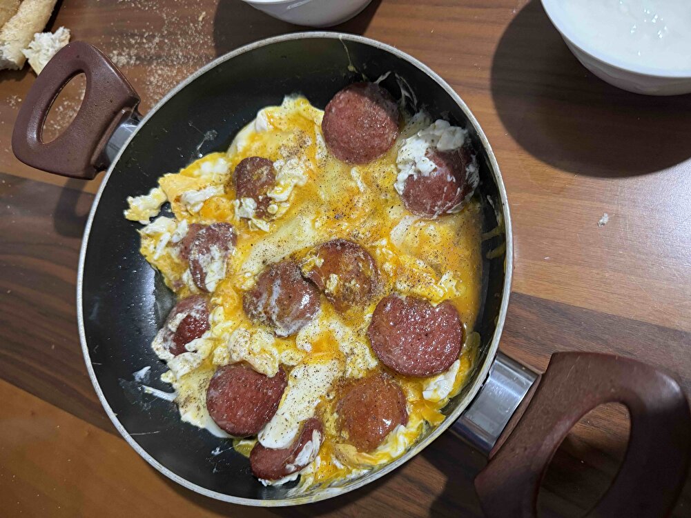 Sucuk çok lezzetli ve yanındaki hediyeler için teşekkür ederiz 💫