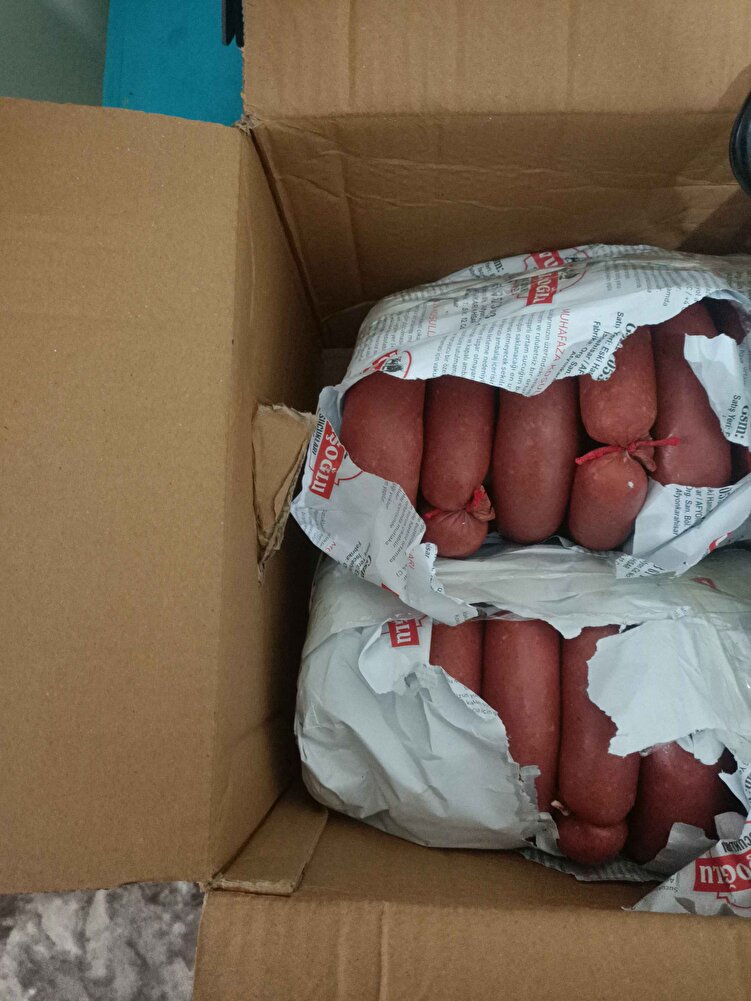 hediyeler için teşekkürler oruçlu olduğumuz için tabii şimdi tadına bakamıyoruz birkaç gün kurusun ondan sonra tadına bakar yorum yaparız