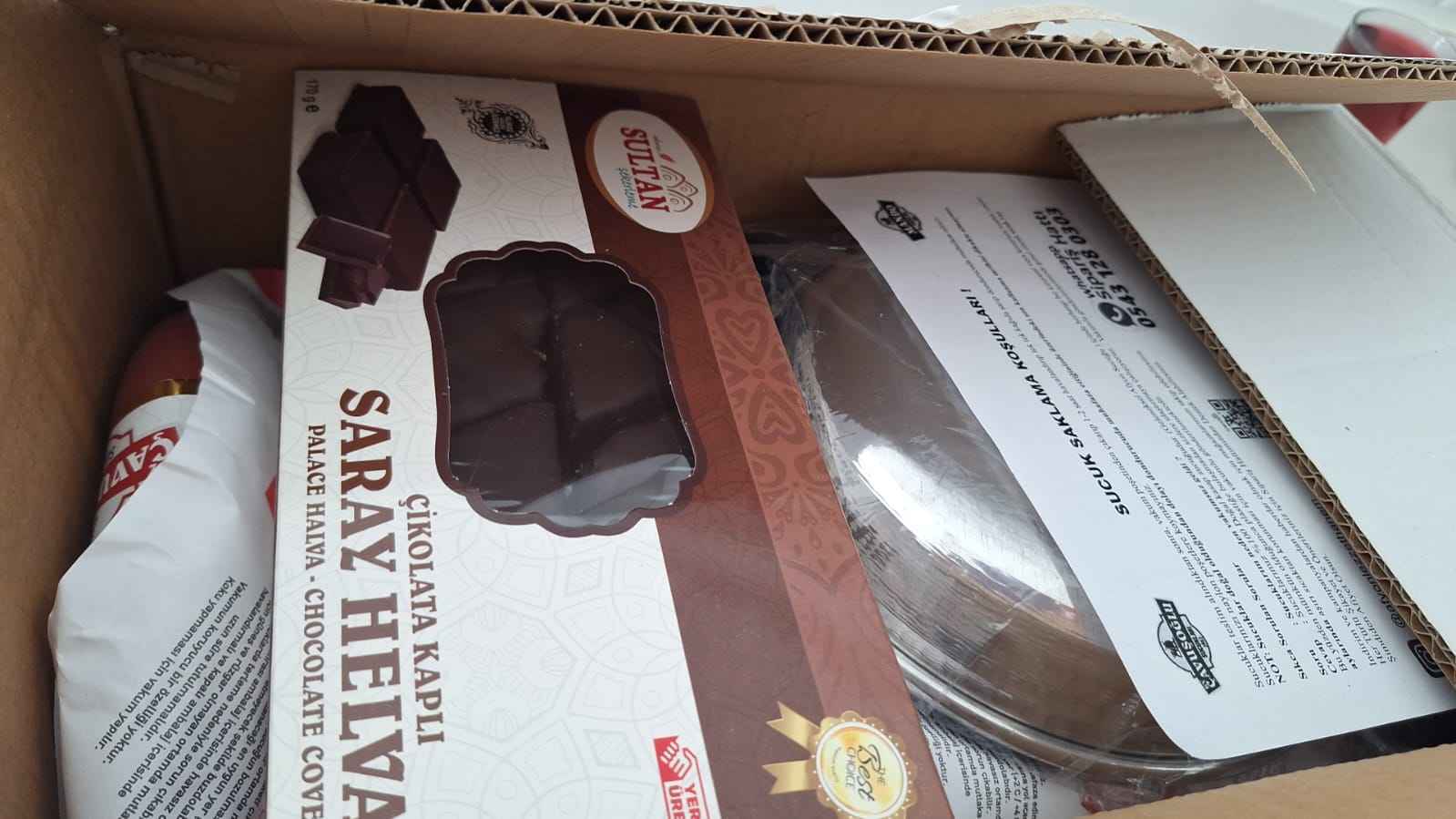 Harika kokusu falan yok çok güzel paketleme süper
