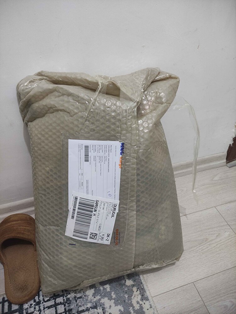Paketleme sağlamdı, ilk defa aldık kedim beğendi küçük taneliymiş bu da güzel 👍