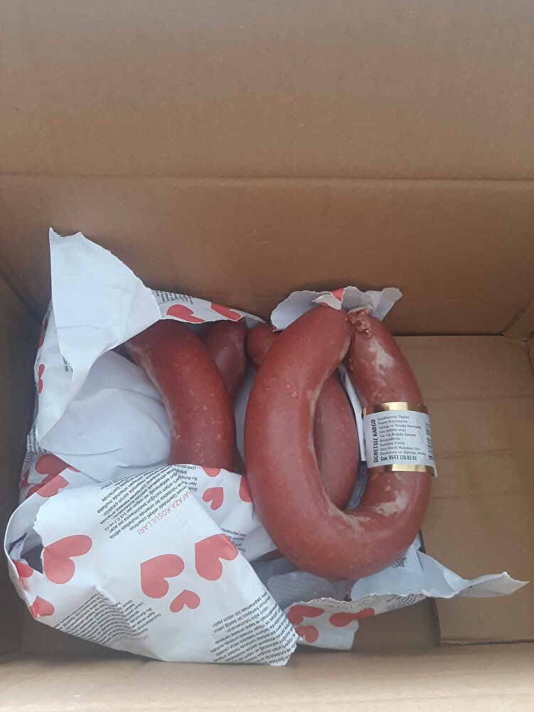 Çok memnun kaldık özellikle rica üzerine bir kısmını acılı bir kısmını acısız koyduğunuz için teşekkür ederim. Hediyeleri için de teşekkürler