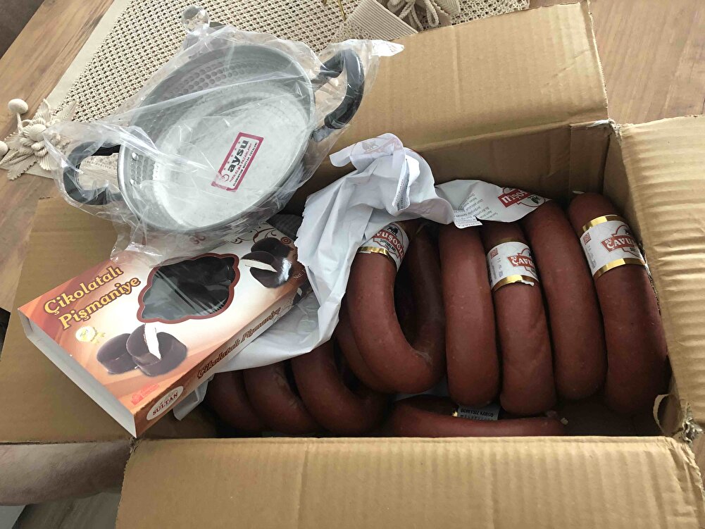 Sucuk güzel beğendik kargolara güzel hediyeler için ayrıca teşekkür ederiz