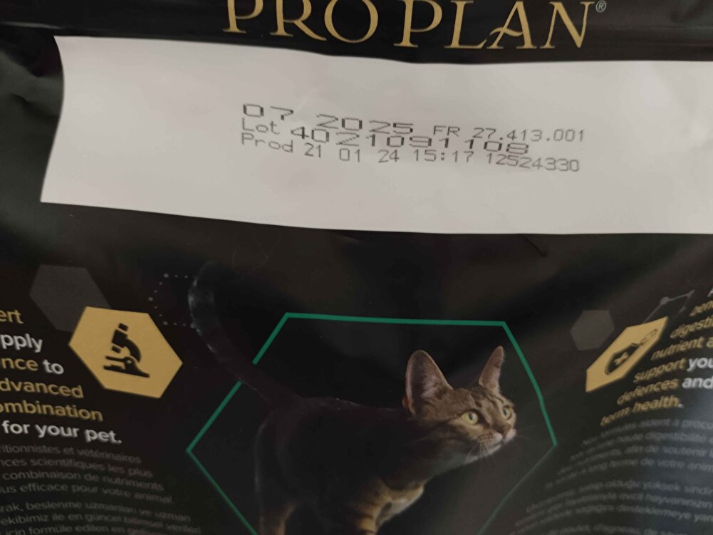 ürün gayet iyi zaten kargoda hızlıydı kargom sağlam geldi kedim beğendi ve tarihi temmuz 2025 neredeyse 13 14 ay süresi var kargoyu çuval ile göndermişler hiçbir yırtılma yok