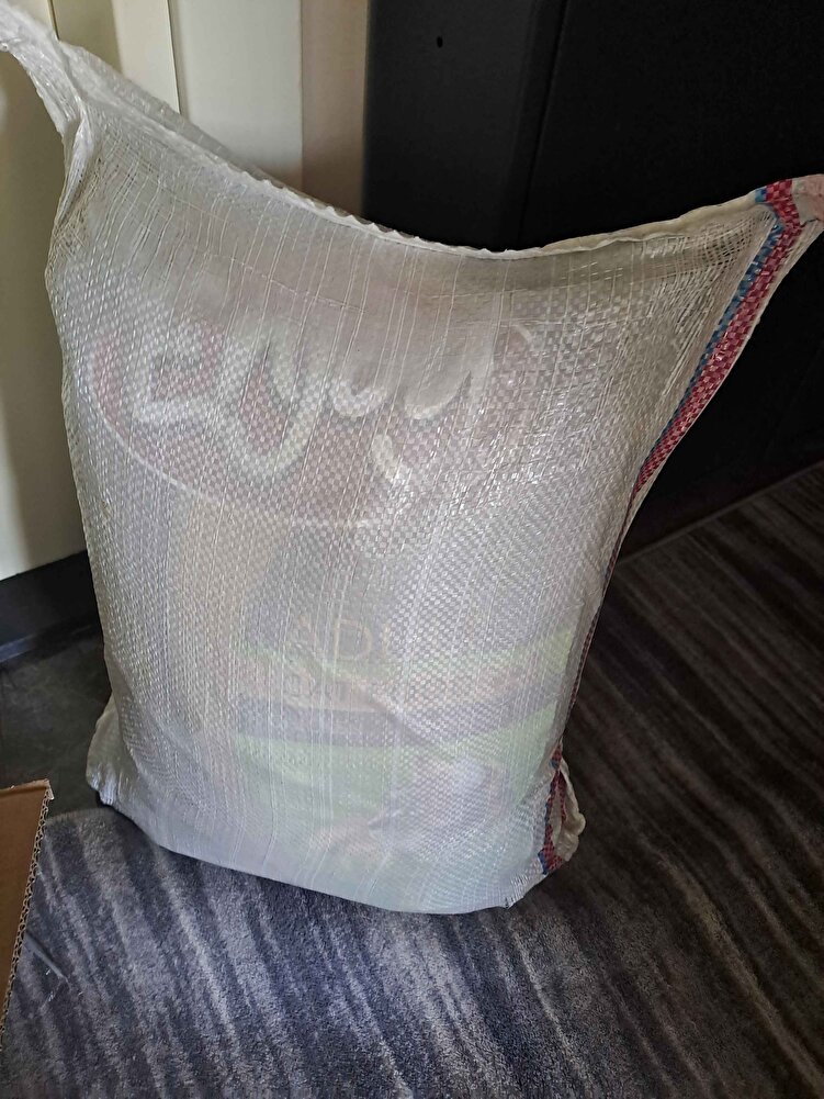 kargolama guzel hasarsiz geldi. bahcemdeki kediler severek yiyorlar 🌹