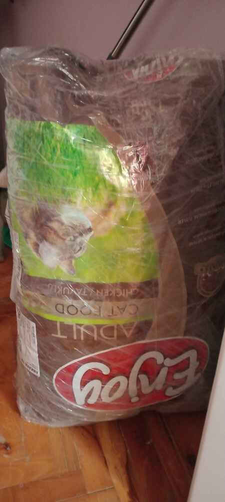 Dışardaki kediler için aldım severek yiyorlar arada evdeki kedilerime de veriyorum onlarda seviyor paketleme çok sağlamdı hasarsız ulaştı satıcıya teşekkürler