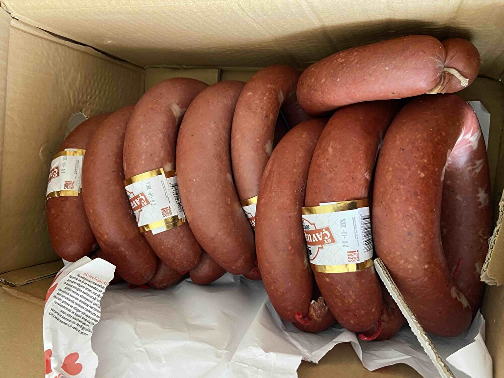 10 yıldız olsa verirdim.Çok kaliteli,çok lezzetli ve güvenilir bir marka.Tadı lezzeti yerinde.İlk aldığımızda biraz tedirgin oldum ama o kadar beğendik ki ,ikinci siparişi verdik.Bundan sonra sucuk bitince adresimiz belli.Ayrıca siparişi verir vermez kargoya verildi,inanılmaz hızlıydı çok teşekkür ederiz 🙏hediyeniz için de çok teşekkür ederiz 🙏