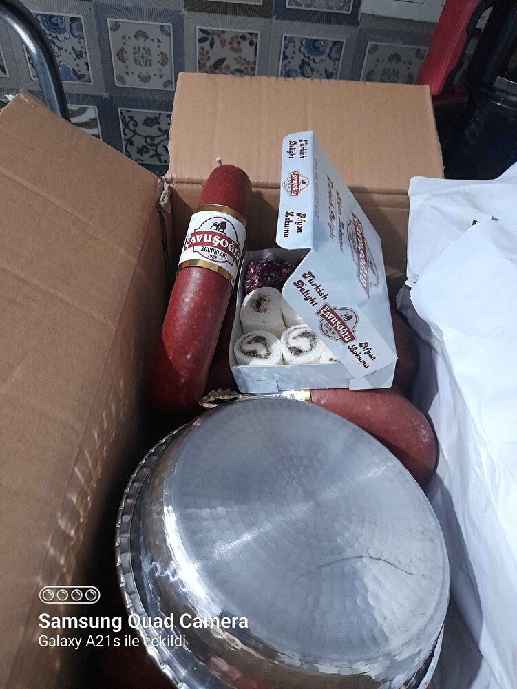işinin erbabı olan bir satıcı ürün çok güzel enfes tadı var hiç şüphesiz alabilirsiniz  tava ve lokum için ayrıca teşekkürler çavuşoğlu sucukları sucuk süper  çok beğendik
