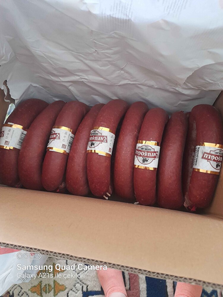 İlk defa sipariş verdim sucuklar dün geldi ben çok begendim ilgileri için yanındaki gönderilen hediyeler için çok teşekkür ederim  rahatlıkla sipariş verebilirsiniz tadı çok güzel