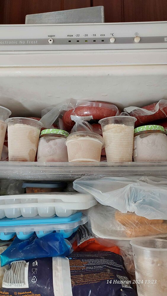 ürün  fiyata Göre  iyi  kargo bir günde geldi hızlı ve düzgün paketlenme 23 tane kangal sucuk geldi ,+tava + ve lokum alinirmi alınır  tadida güzel fiyata göre  olmadığından yorumlara yazmqk için tafina baktım hafif çocukların rahat yiyebilcegi bı sucuk