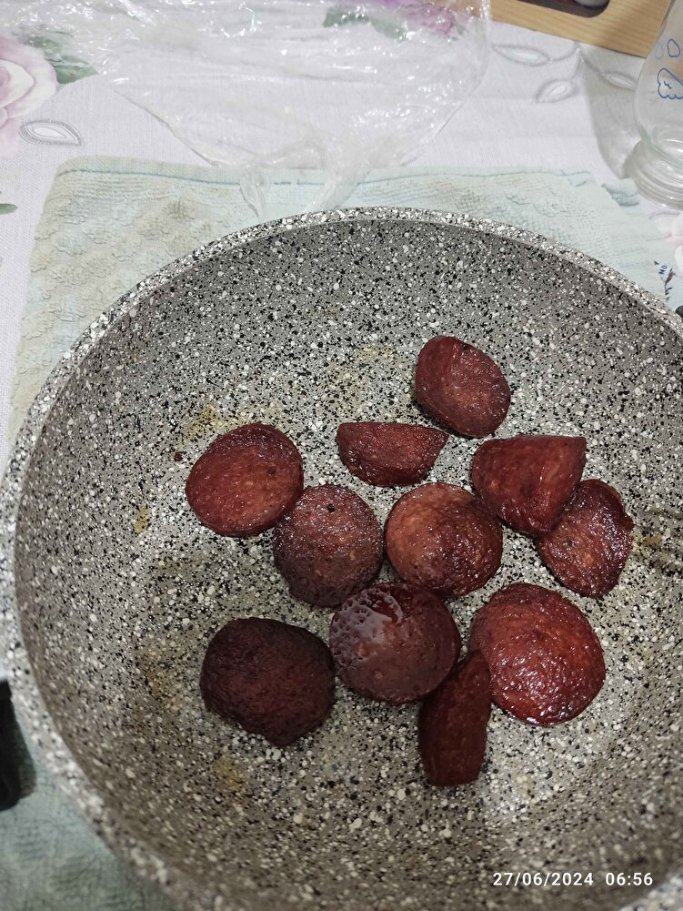 Satıcıya Çok teşekkürler Kaliteli ve güzel tat  yanındaki hediyeler için ayrıca teşekkür ederim 2.nci siparişimi anında verdim