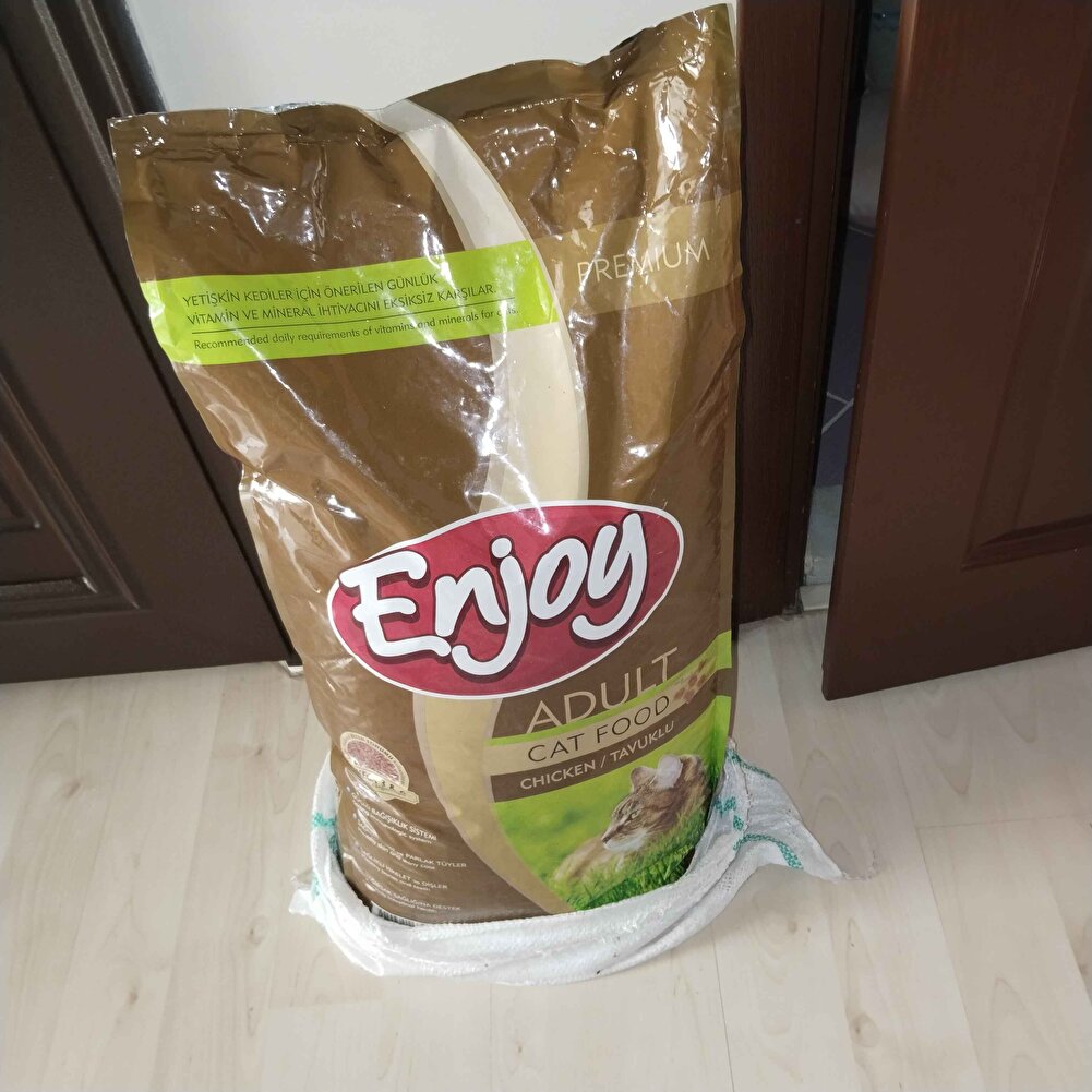 aynı ürün fiyatları içerisinde en uygun ve hızlı  teslimat hiç dusunmeden alın sokak patilerimize bizler sahip çıkacağız teşekkür