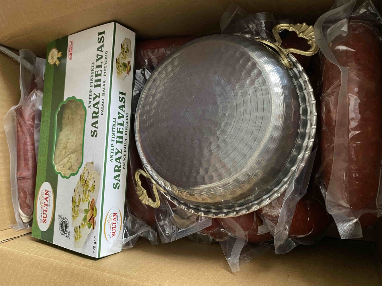 Hediyelere bakınnnn🥰 çok teşekkürler ama lezzet bana çok da farklı ve orijinal gelmedi markettekilere benziyor maalesef. Ama her türlü yerim 🤣 afyonluyuz 💕