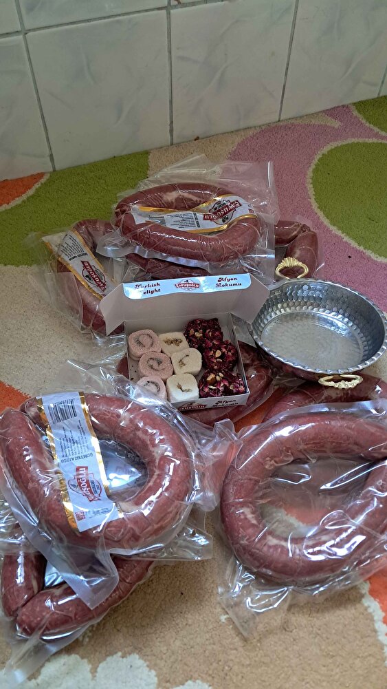 teşekkürler  çok lezzetli sucuklar 2. siparişim herkese tavsiye ediyorum. hediyeler içinde ayrıca teşekkür ediyorum