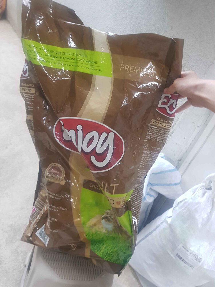 ürün sipariş ettiğimden ertesi gün evime ulaştı, sokak kedilerimiz için aldğmz ve hızla bitirdikleri bir mama.