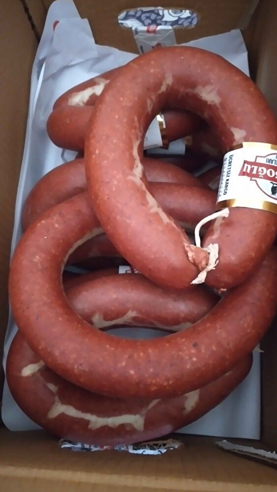 sucuklarim  gayet iyi  yüzde yüz  dana eti değil ama iyiydi ayrıca hediyeler içinde teşekkürler