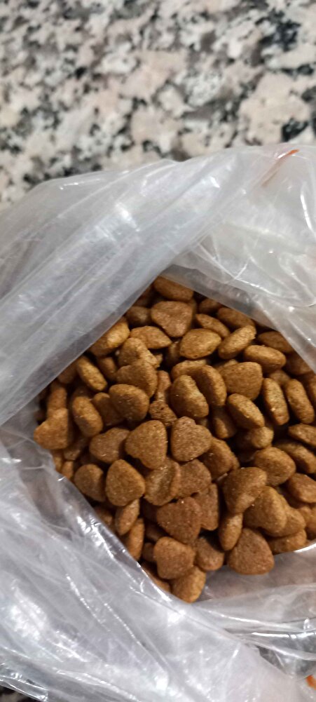 Bir torbaya daha koyulmuş güzel paketlenmiş kedilerim çok sevdi teşekkürler...