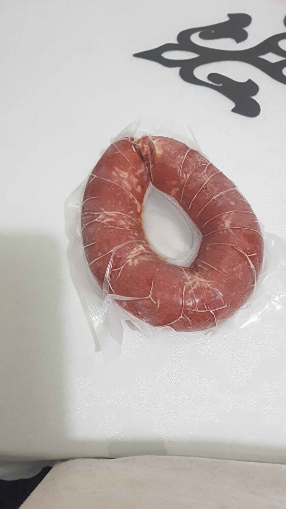Öncelikle gönderdiğiniz hediyeler için teşekkür ediyorum.Sucuklar gerçekten lezzetli, kesinlikle tavsiye ediyorum.Acısı fazka değil,7 yaşındaki kızım dahi rahatlıkla yiyebildi.Pişman olmayacaksınız.