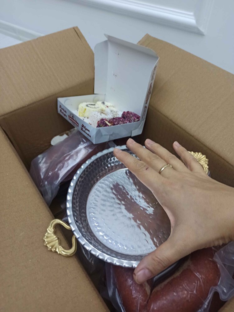 sucukları daha denemedim ama hediyeler için teşekkürler lokumlarınız çok güzeldi deneyince yorumumu güncellerim