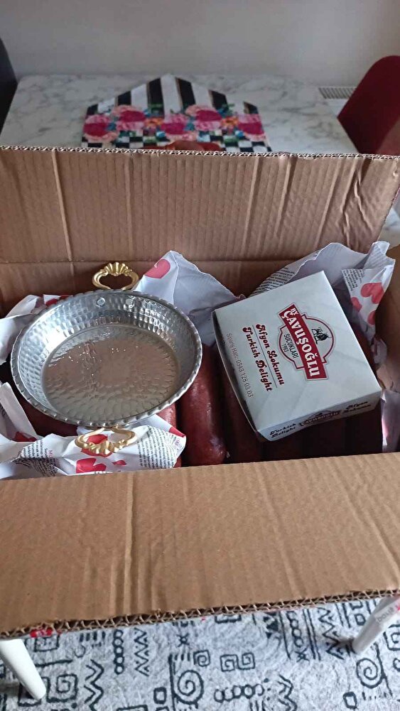 başarılı satıcı zamanında kargolama yapti, ürünler de kaliteli, hediyeler için de teşekkür ederim, kazancınız bol olsun inşallah