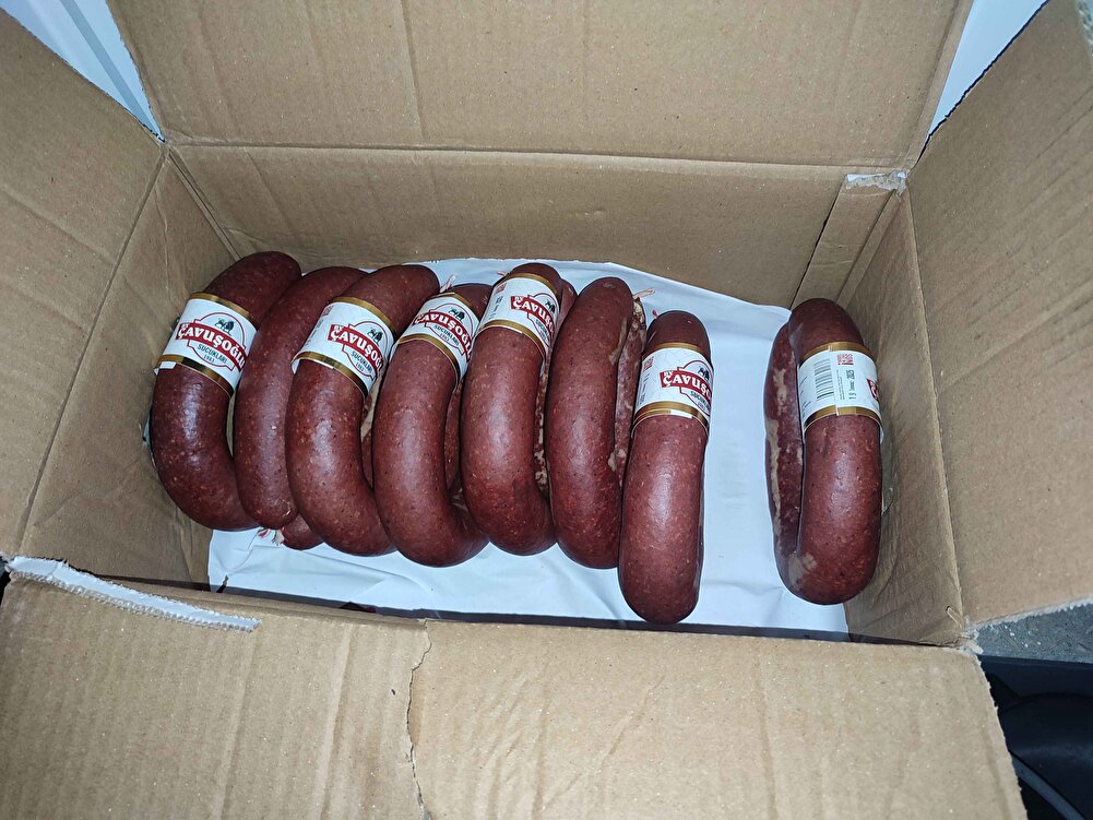 Bittikçe aldığım bir ürün gelir gelmez bir kangal bitti bile. Market ürünlerine göre daha lezzetli ve fiyatı da uygun. Yanında lokum ve tava da göndermişler, Önce ki aldığımda da gelmişti hediyeleriniz için teşekkür ederim. Bol bereketli kazançlar dilerim.