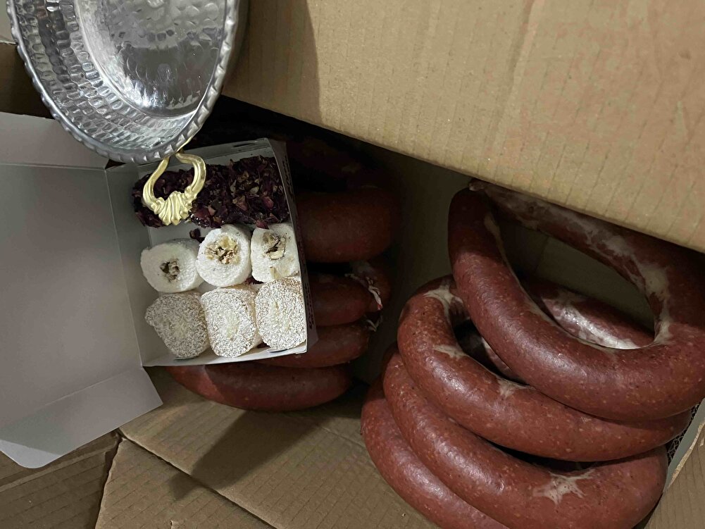 Tereddüt ederek almıştım ilk kez denedim ama çok beğendim inanılmaz lezzetli kargolama iletişim her şey çok güzeldi güvenerek alabilirsiniz hediyeler için ayrıca çok teşekkür ederim ☺️