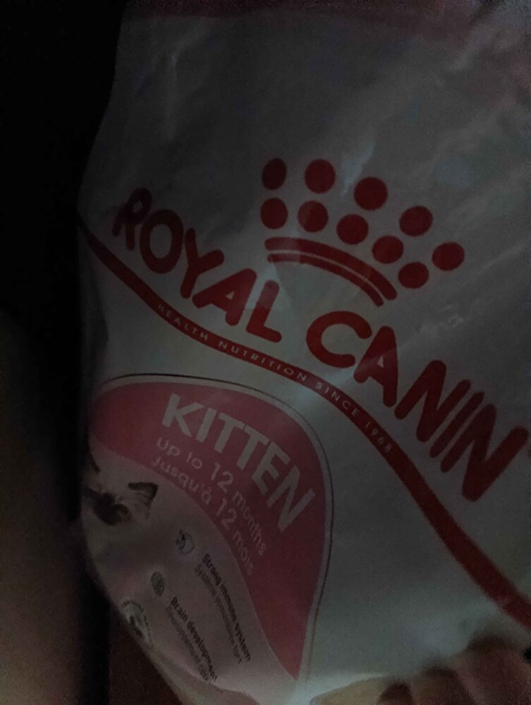 kedim severek yiyor  bi paket daha aldım