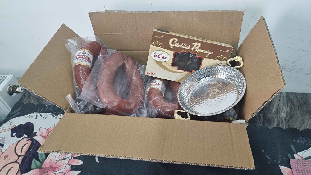 tek kelime ile Harika . enfes bir tadi var . kargom gelir gelmez pisirdim . aşırı lezzetli.  hediyeler için cookkk tesekkur ederim. siparis verdim 2 gunde kargom sapasaglam sekilde geldi . ilgi ve alakanız icin tesekkurler . bollll kazanclar