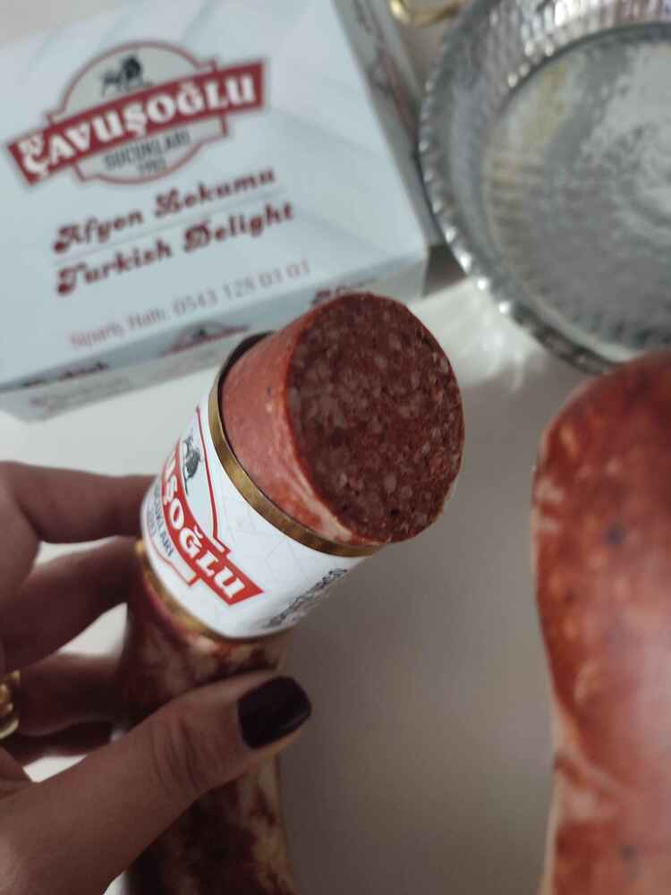 Bittikçe aldığım bir ürün gelir gelmez bir kangal bitti bile. Market ürünlerine göre daha lezzetli ve fiyatı da uygun. Yanında lokum ve tava da göndermişler, Önce ki aldığımda da gelmişti hediyeleriniz için teşekkür ederim. Bol bereketli kazançlar dilerim.