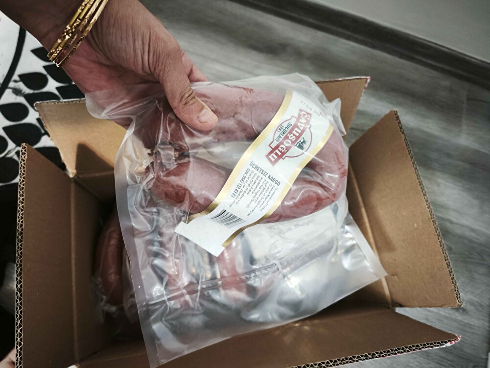 çok güzel dün geldi kargom tavsiye ederim tadı falan çok lezzetli yagı falanda öyle çıkmıyor  sırf et tavsiye ederim çok güzeller 😋