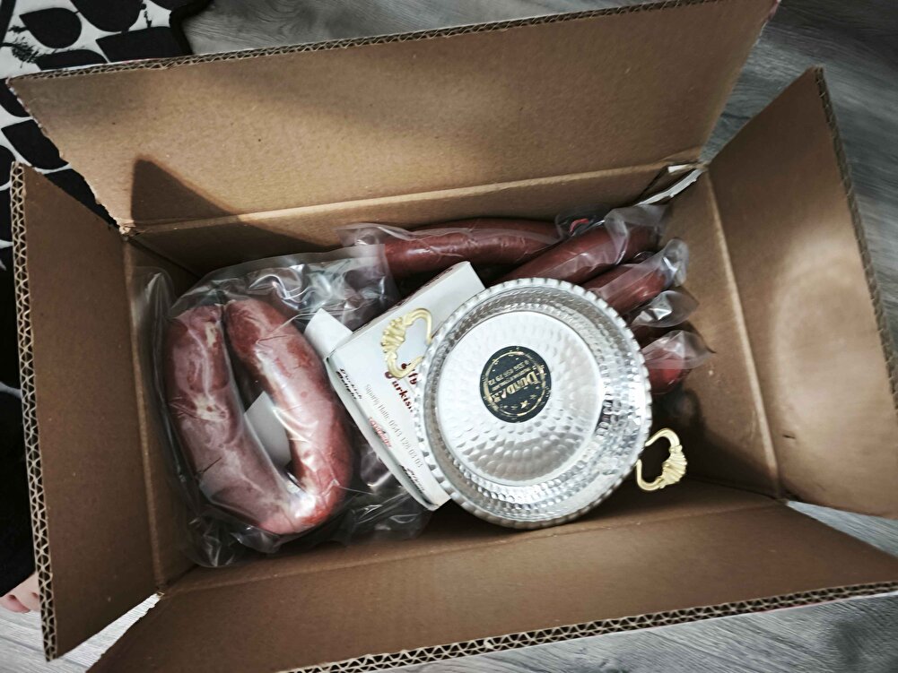 çok güzel dün geldi kargom tavsiye ederim tadı falan çok lezzetli yagı falanda öyle çıkmıyor  sırf et tavsiye ederim çok güzeller 😋