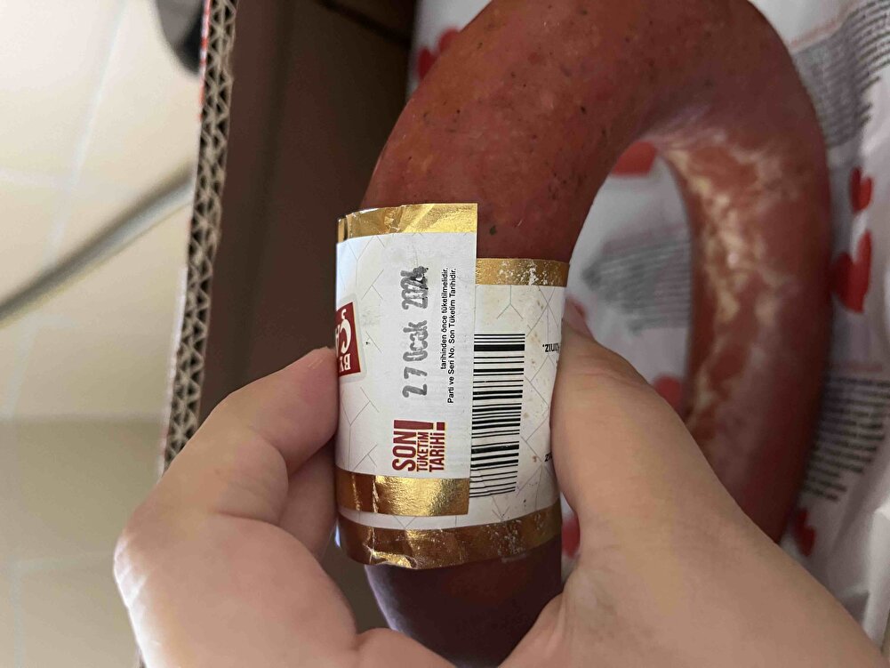 Üste çıksın diye beş yıldız veriyorum herkes okusun!!! Ürün gıda olmasına rağmen vakumsuz geldi artı tarihi geçmiş ürün göndermişler söylenildiği gibi öyle hediye falanda koymamıştılar iade sürecinde de çok uğraştırdılar helal etmiyorum