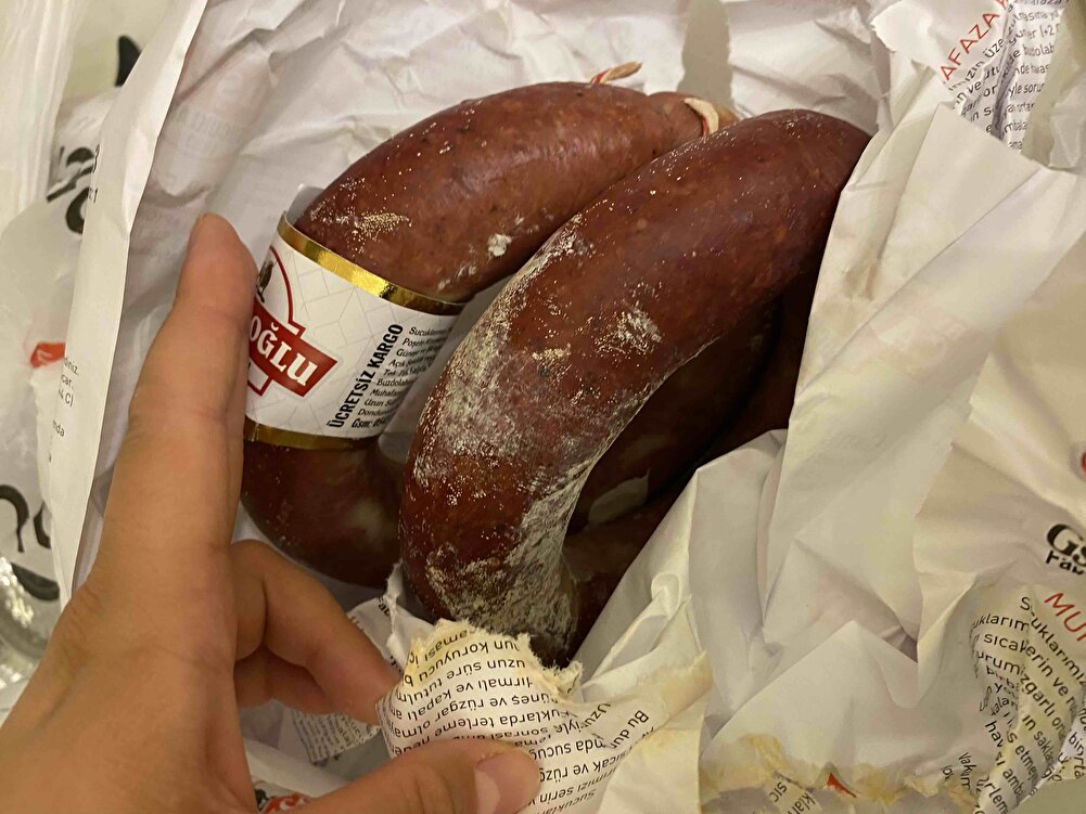 Bozuk geldi ama satıcı çok ilgili bozuk geldiği için hemen yeni kargo çıkarttı bunun için de çok teşekkür ederim