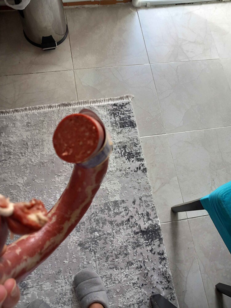 tereddüt ederek aldım çok güzel teşekkürler ederim ve hediyeler için ayrıca teşekkür ederim inanın koliyi açarken buram buram koktu kurusun çok daha güzel olıyor