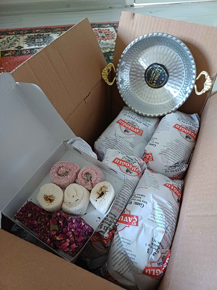 Satıcıya çok tesekkur ederim öncesinde tereddüt ettim ama yorumlara bakarak aldım cok tesekkur ederim çok guzel paketleme ürunude cok begendik