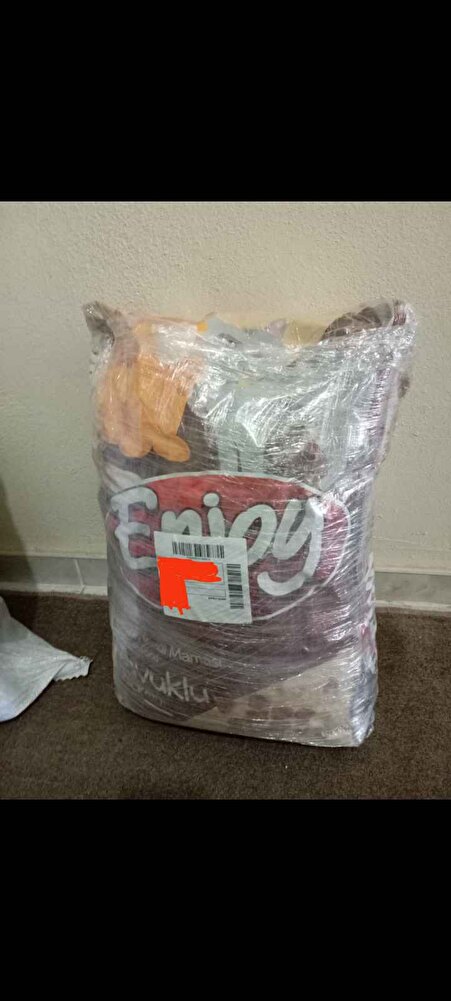 Bu ürünü ilk kez aldım ve çok memnun kaldım, evdeki kedilerim ve sokaktaki canlar severek yediler, sağlam şekilde paketlenmişti, bunun için satıcıya ayrıca teşekkür ederim.