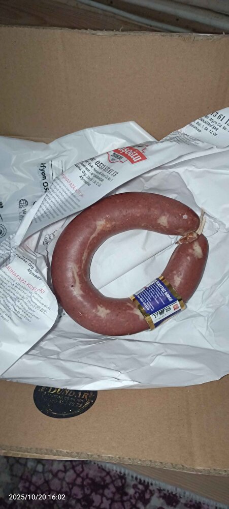 10 adet cıktı koliden denedim güzel sucuk birsz şişti gibi pişirince hediye lokum ve tava için saglun