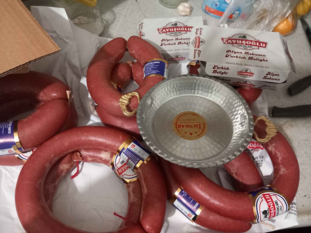 10 adet kangal 1 adet tava ve lokum geldi teşekkür ederim Sevcan varol sayesinde indirimli aldım teşekkür ederim akşam tadına bakicam inşallah güzel cikar teşekkür ederim