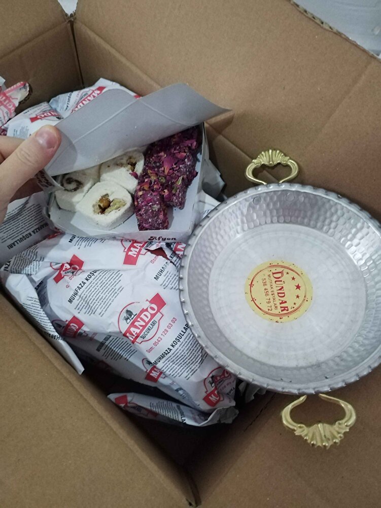 Sucukların lezzetini çok beğendim baharatı ideal hafif, ağır bir tat yok ve hediyeler için de teşekkür ederim..