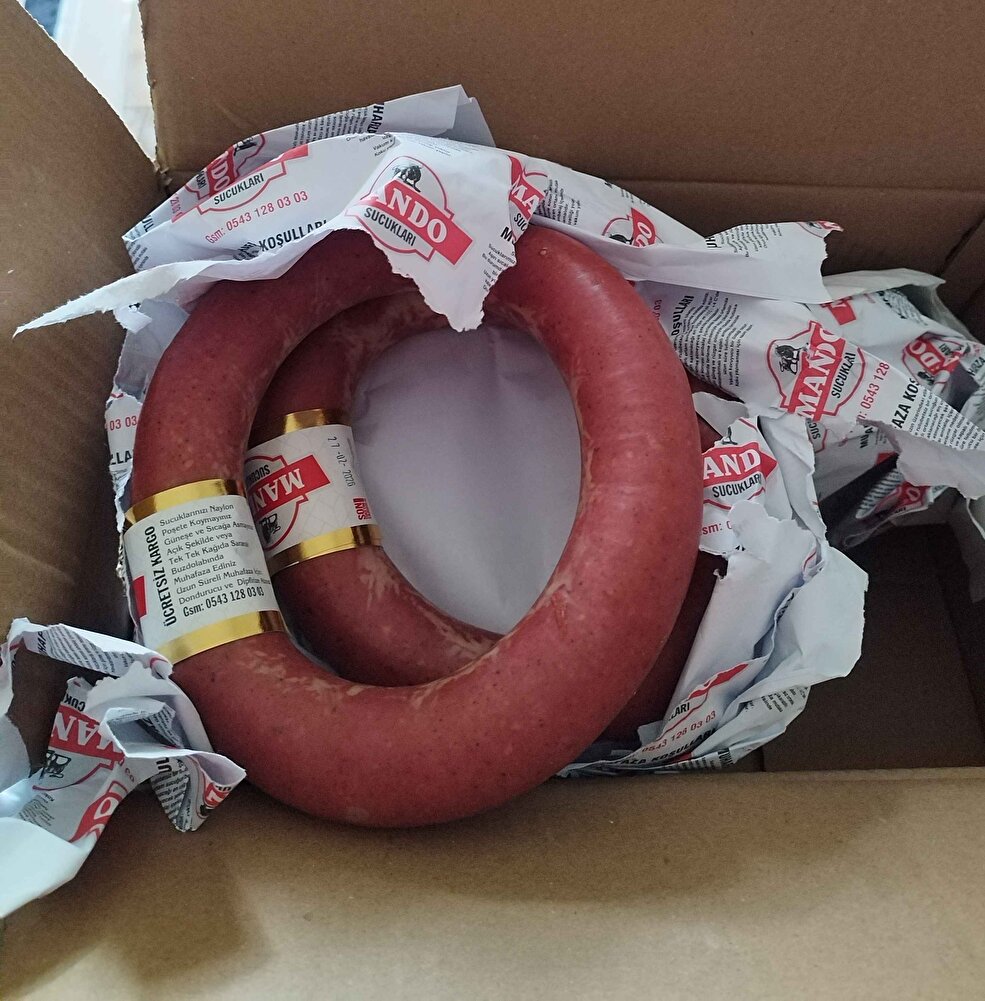 Sucukların lezzetini çok beğendim baharatı ideal hafif, ağır bir tat yok ve hediyeler için de teşekkür ederim..