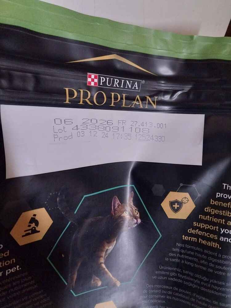 Paketlemesini cok begendim hicbir yerinde hasar yoktu. Kedilerim gelir gelmez yemek istediler normalde cok secicidirler.  Begendiklerini dusunuyorum . Son kullanma tarihi de gayet ileri bir tarihte tesekkurler.