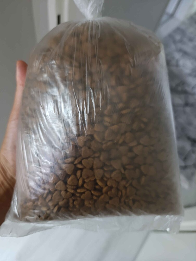 sokak kedileri için aldım severek yiyorlar ev kedilerine bile verdik bayılarak yediler paketleme de çok iyiydi