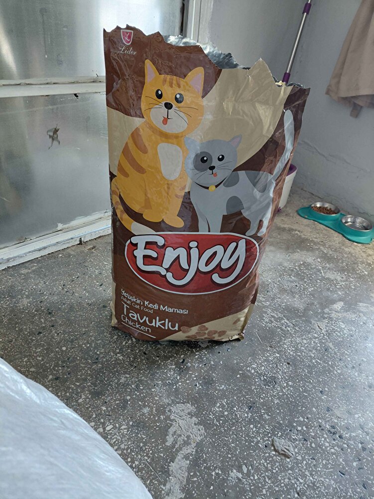 sürekli aldığım marka çok memnunum kedilerin severek yiyo