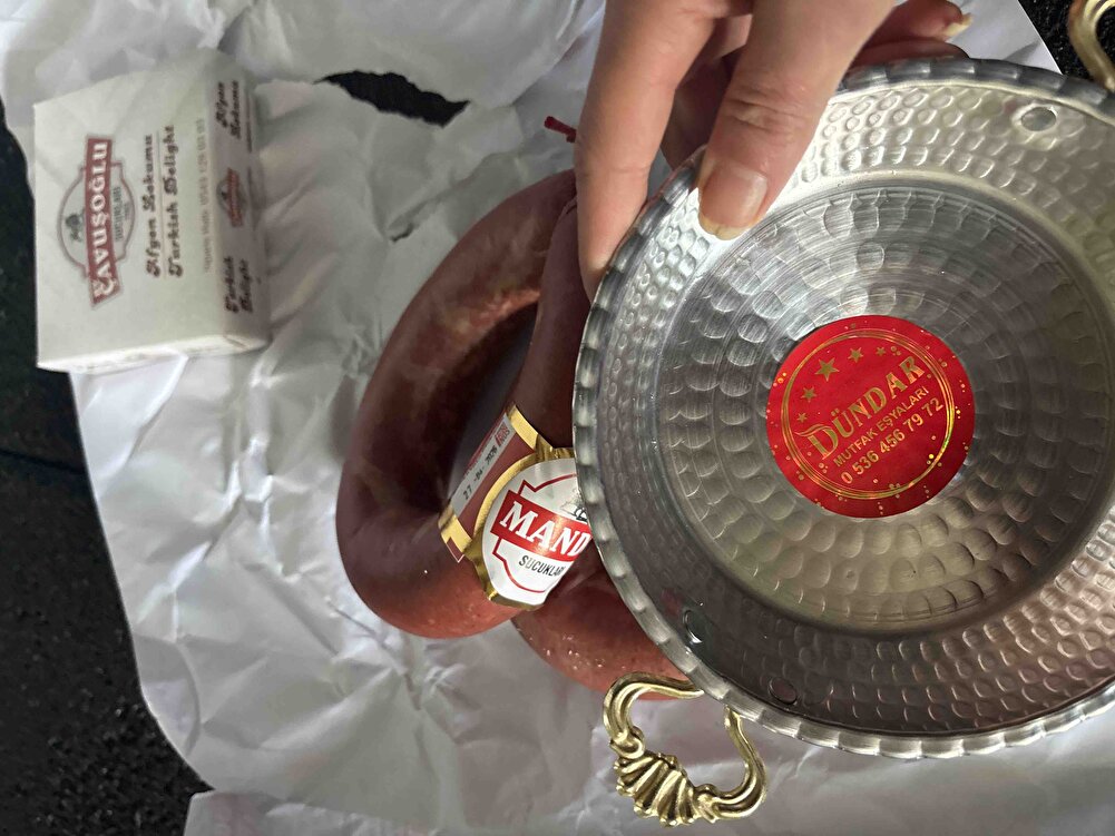 Tadına daha bakmadım oğlumu bekliyorum okuldan gelsin onuda ekleyeceğim ama kokusu tazeliği çok iyi gediler içinde teşekkürler eğer memnun kalırsan da hep alıcağım yer olacak