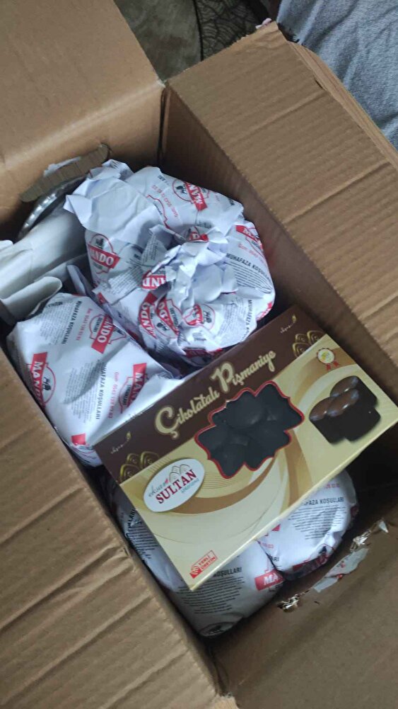 çok güzel lezzetli hediye için teşekkürler ama burası  pişmaniye şehri lokum yerine pişmaniye konmuş