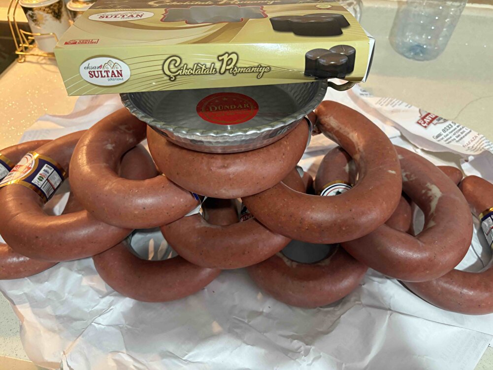 Kusursuz elime ulaştı güzel gözüküyor sucuklar tam 5 kg lezzetine bakmadım yeni yapılmış tarihi de uzun taze geldi inşallah lezzeti de güzeldir