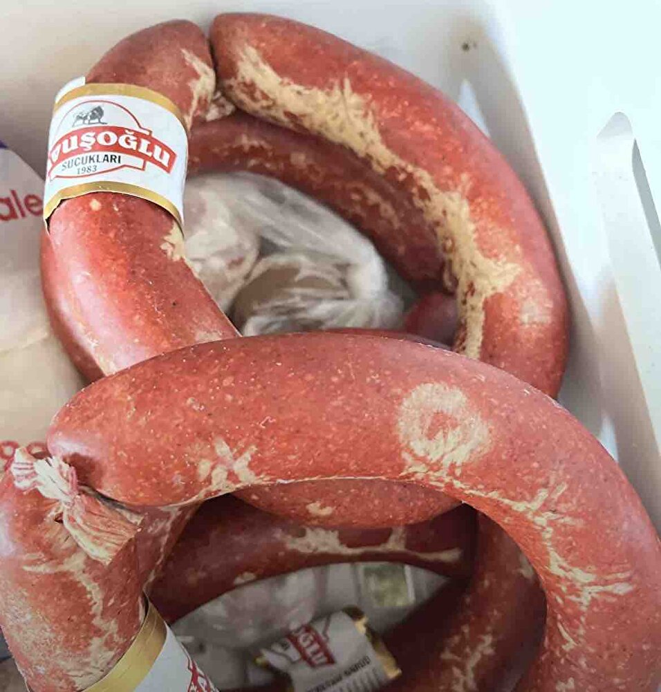 Güzel lezzetli sucuk  güvenle alabilirsiniz tekrar sipariş vereceğim